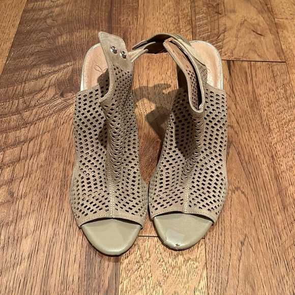 Joie Woman’s Taupe Wedge Heels Size 37.5 - Picture 2 of 6